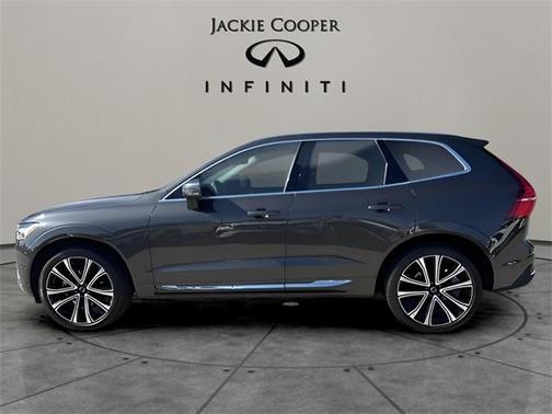 2023 Volvo XC60 B5 Ultimate Bright Theme