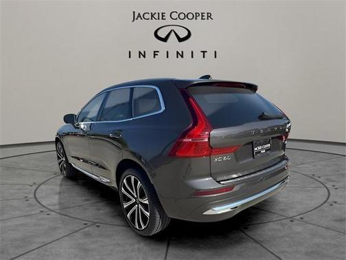 2023 Volvo XC60 B5 Ultimate Bright Theme