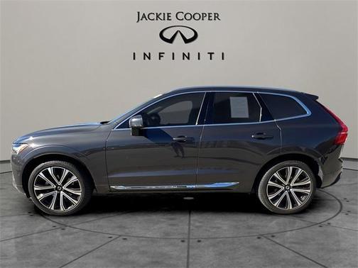 2023 Volvo XC60 B5 Ultimate Bright Theme