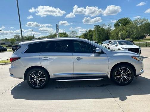 2017 INFINITI QX60 Base