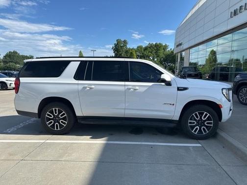 2024 GMC Yukon XL AT4