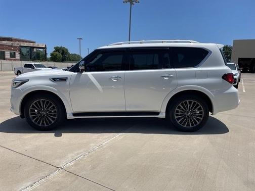 2022 INFINITI QX80 SENSORY