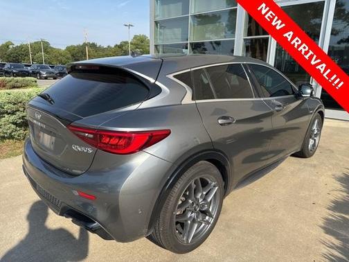 2018 INFINITI QX30 Sport