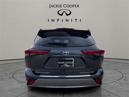 2022 Toyota Highlander Platinum