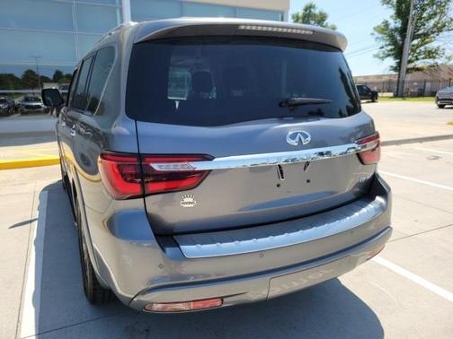 Photo 5 of 14 of 2019 INFINITI QX80 Luxe