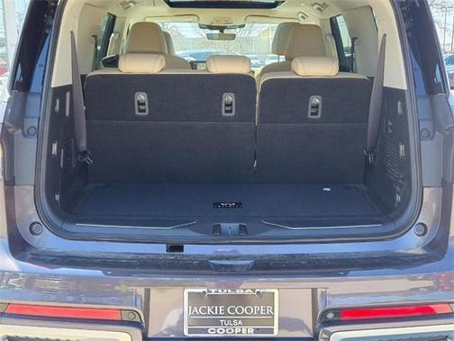 2025 INFINITI QX80 PURE