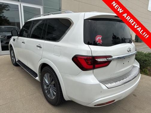 2022 INFINITI QX80 Luxe