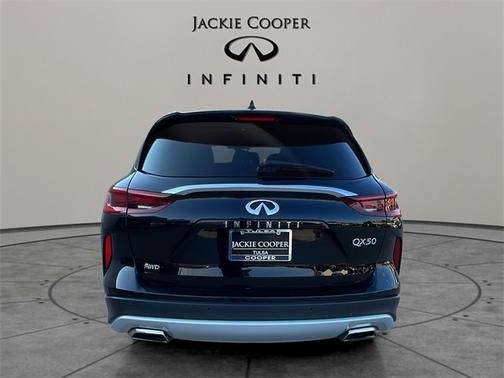 2024 INFINITI QX50 LUXE