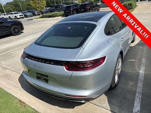 2018 Porsche Panamera Base
