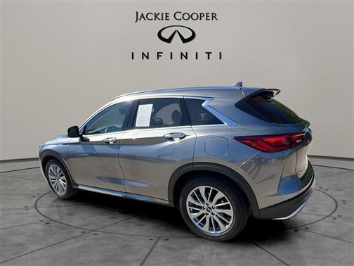 2024 INFINITI QX50 LUXE