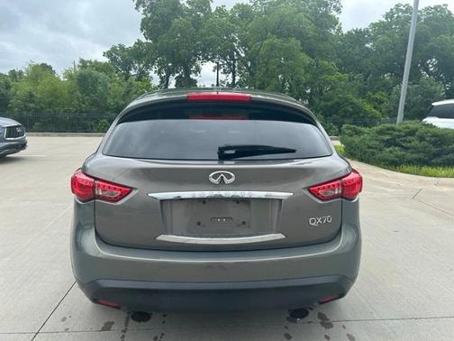 2016 INFINITI QX70 Base