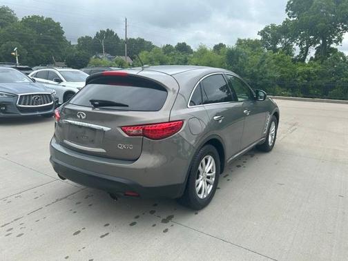 2016 INFINITI QX70 Base