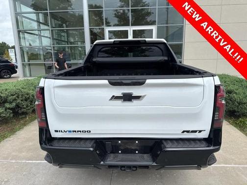 2024 Chevrolet Silverado EV RST