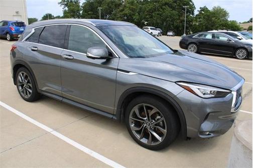 Photo 4 of 10 of 2019 INFINITI QX50 ESSENTIAL