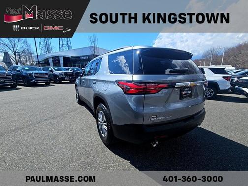 Sterling Gray Metallic 2023 Chevrolet Traverse LT Cloth
