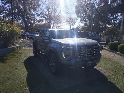 2023 GMC Canyon Denali