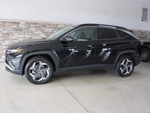 Black 2023 Hyundai TUCSON SEL