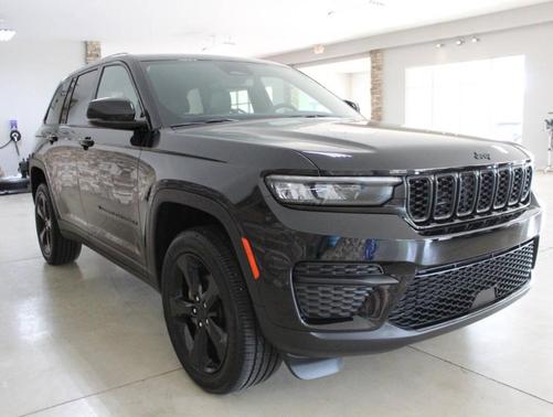 2024 Jeep Grand Cherokee Laredo