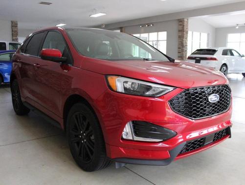 Red 2023 Ford Edge SEL
