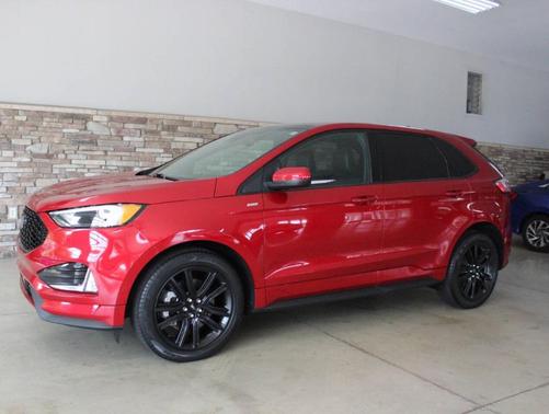 Red 2023 Ford Edge SEL