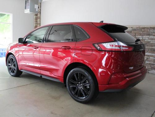 Red 2023 Ford Edge SEL