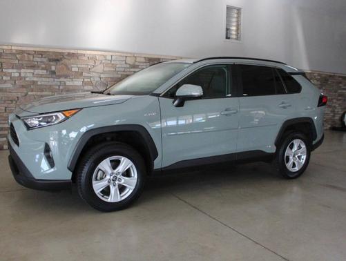 2021 Toyota RAV4 Hybrid XLE