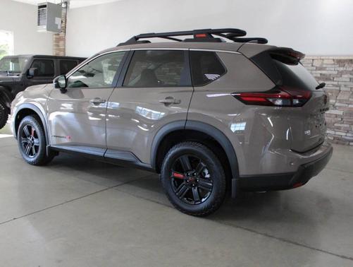 2025 Nissan Rogue Rock Creek