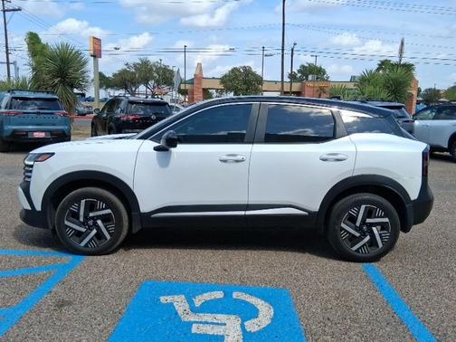 2025 Nissan Kicks SV