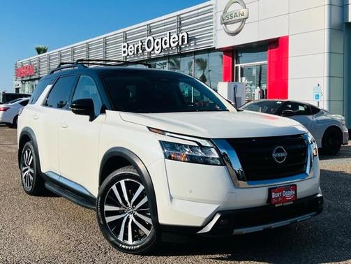 2023 Nissan Pathfinder Platinum