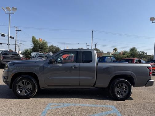 2025 Nissan Frontier SV