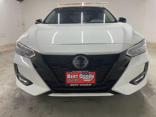 White 2023 Nissan Sentra SR