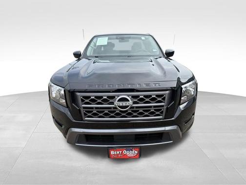 Black 2023 Nissan Frontier SV