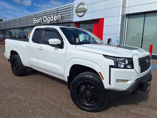 Glacier White 2023 Nissan Frontier SV