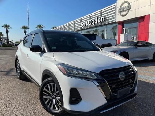 2021 Nissan Kicks SR