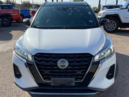 2021 Nissan Kicks SR