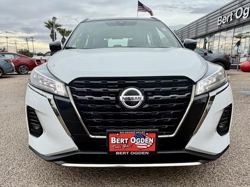 2021 Nissan Kicks SR