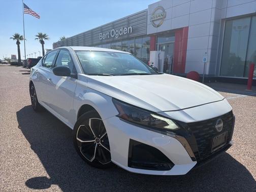 2025 Nissan Altima SR