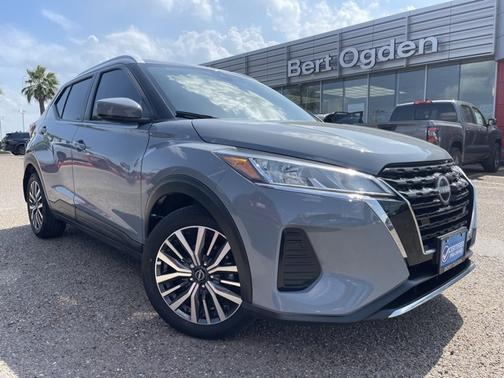 2022 Nissan Kicks SV