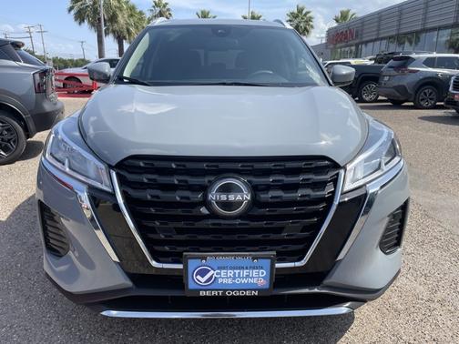 2022 Nissan Kicks SV