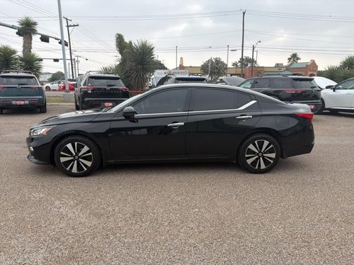 2022 Nissan Altima 2.5 SL