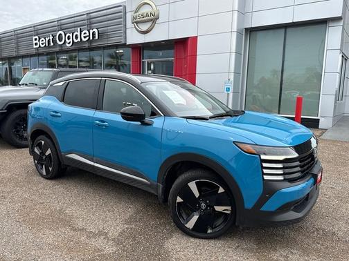 2t Ice Blk Roof 2025 Nissan Kicks SR