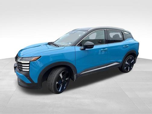 2t Ice Blk Roof 2025 Nissan Kicks SR