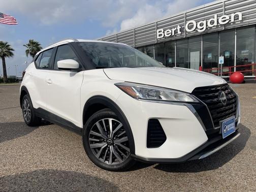 2022 Nissan Kicks SV
