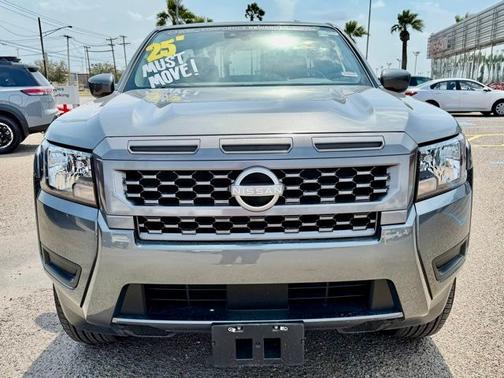 2025 Nissan Frontier SV