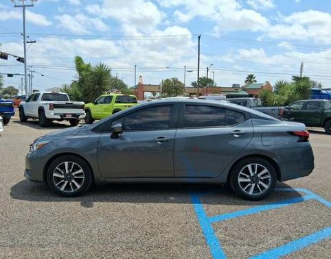 Gun Metallic 2024 Nissan Versa 1.6 SV