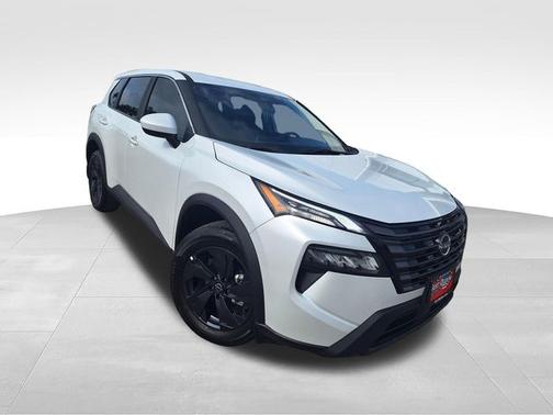 Everest White P 2026 Nissan Rogue SV