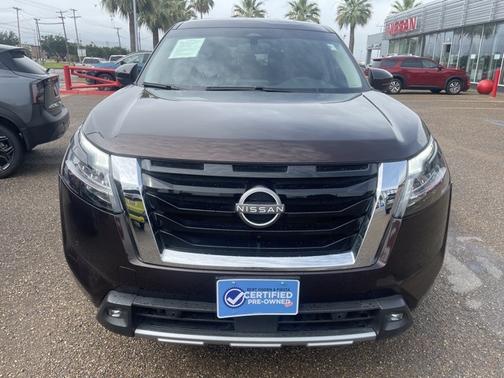 2022 Nissan Pathfinder SL