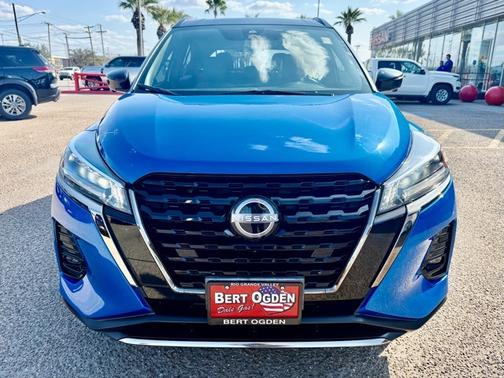2024 Nissan Kicks SR