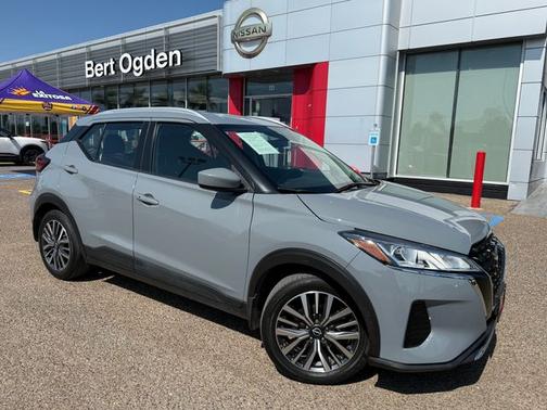 Boulder Gray Pearl 2023 Nissan Kicks SV