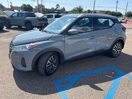 Boulder Gray Pearl 2023 Nissan Kicks SV